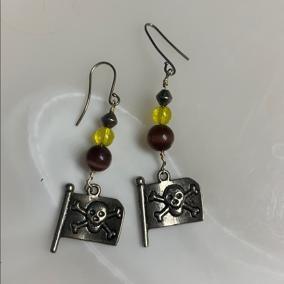 Earrings - Picture 6 of 6